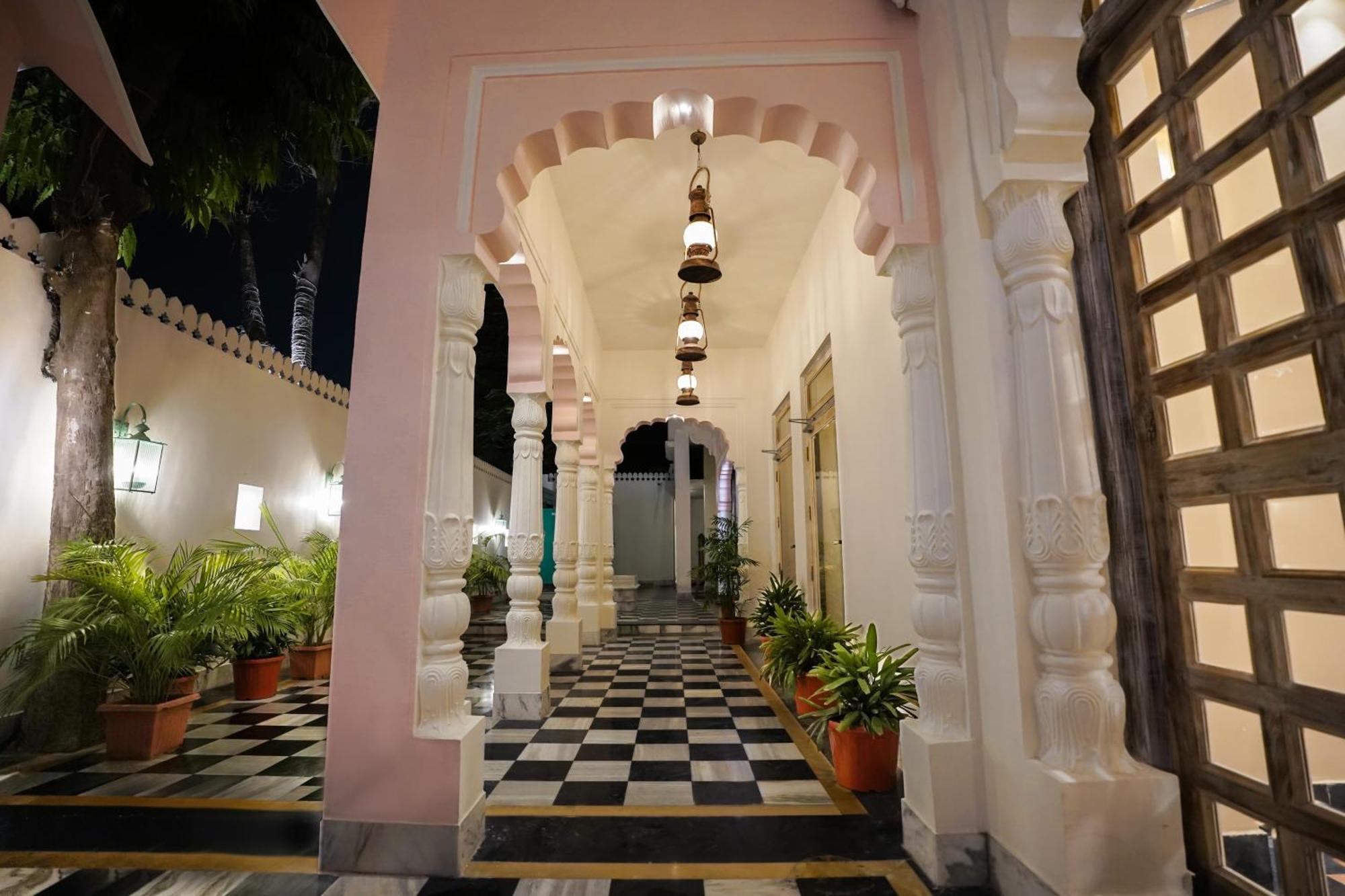 Dev Mahal - A Boutique Heritage Hotel Jaipur Luaran gambar